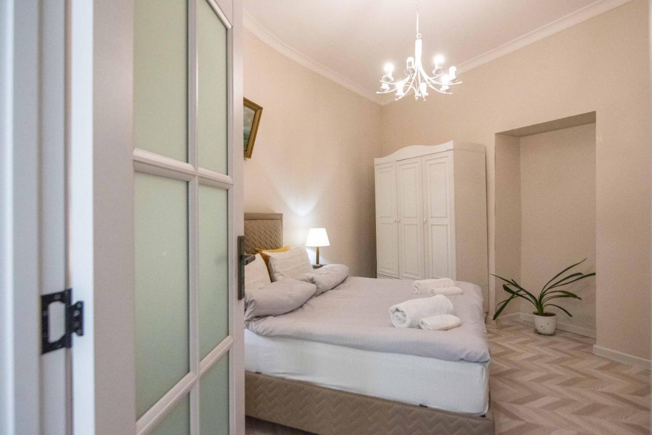 Old Town-Booking Apartment Τυφλίδα Εξωτερικό φωτογραφία